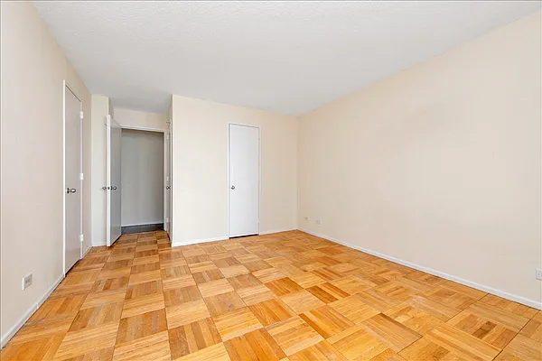 Rented by Excellent Realty LLC | media 8