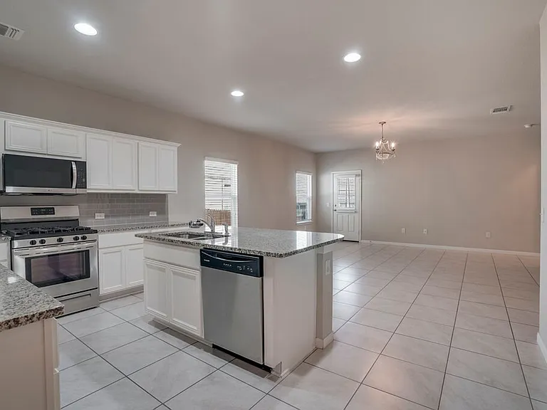 6700 Ranchito Dr — Photo 5