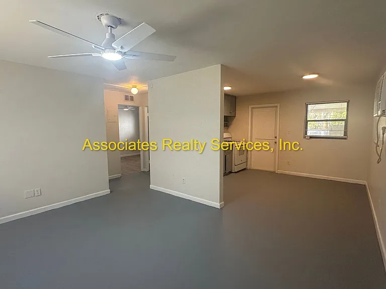 3200 NW 21st St — Photo 4
