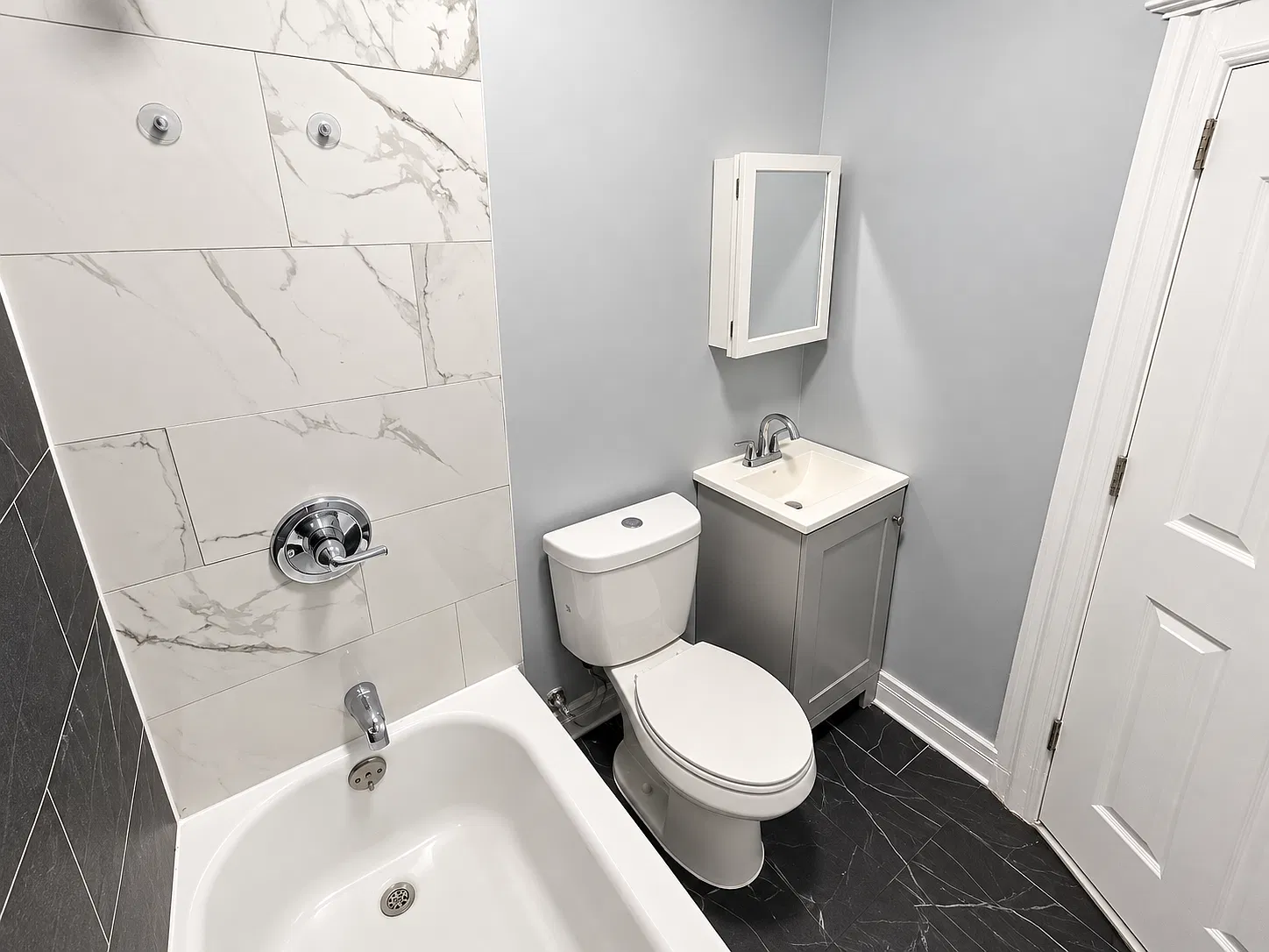4 bed, 1350 sqft, $2,145 — Photo 3