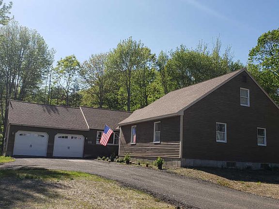 3rd image of 15 Rosewood Cir