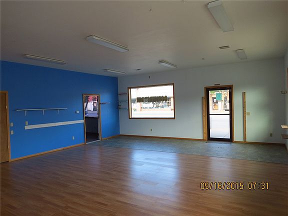 2nd image of 1419 Main St