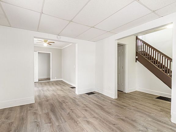 3rd image of 171 Mohawk St