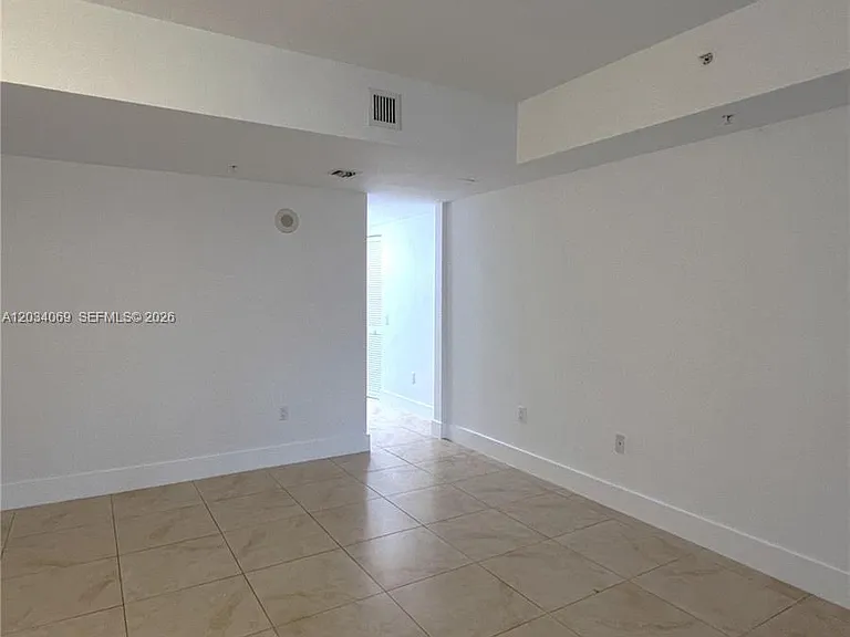 41 SE 5th St #911 — Photo 40