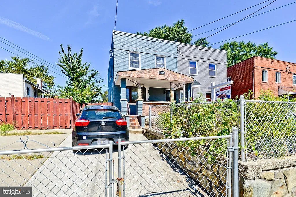 5110 H St SE photo 1