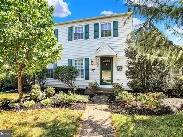 402 Alison Ave, Mechanicsburg, PA 17055