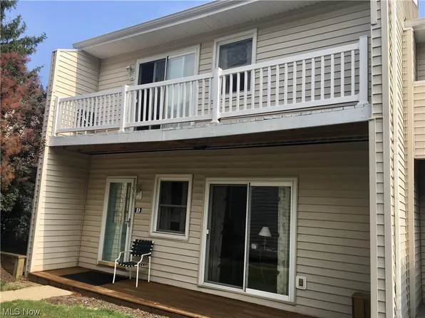 3950 Royal Liverpool Dr Unit D, Uniontown, OH 44685