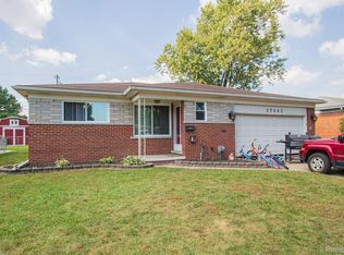 27443 Shackett Ave, Warren, MI 48093