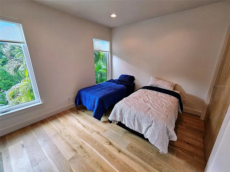 2408 Nassau St — Photo 35