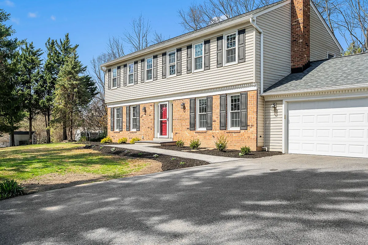 Building Photo - 10825 Longmeadow Dr