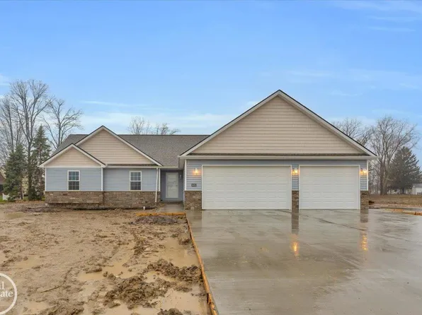 1835 Riley Rd, Saint Clair, MI 48079