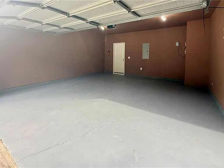 2256 Peach Shoals Cir — Photo 35