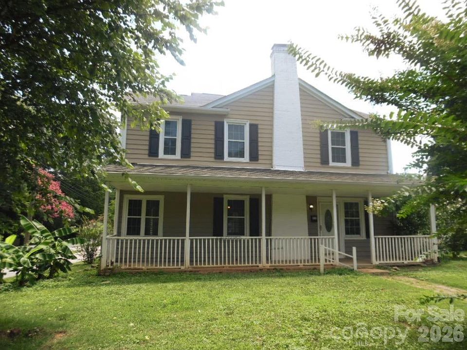 1st image of 210 Oakdale St