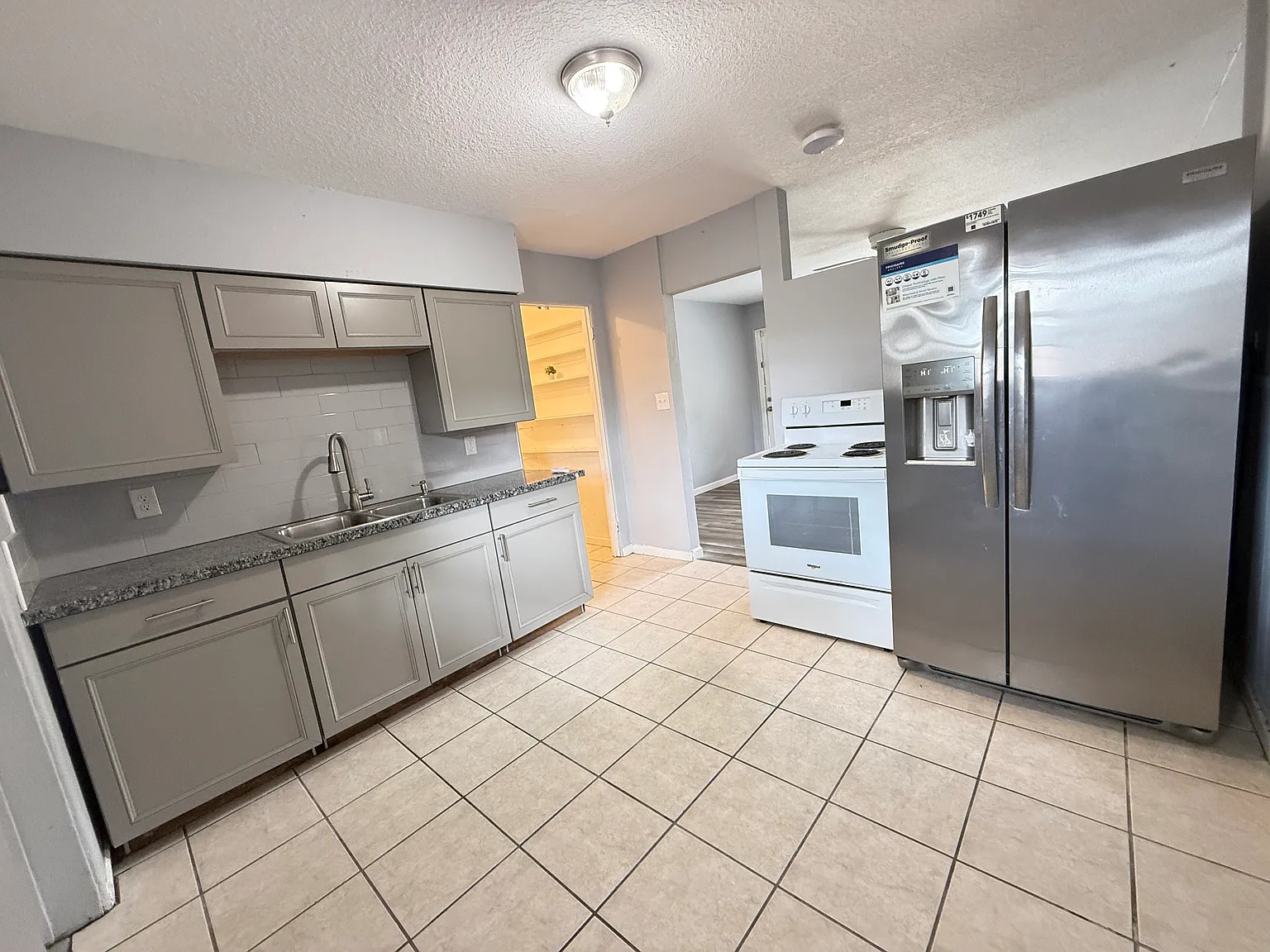 2 bed, 720 sqft, $1,795 — Photo 2