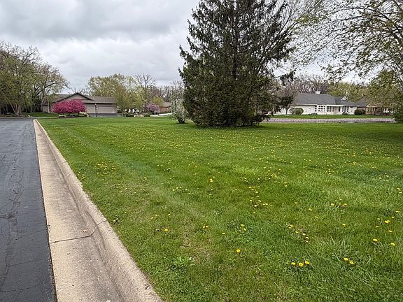 2nd image of 5351 Woodland Pond Ln