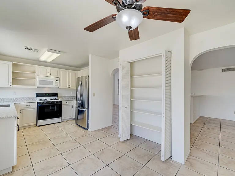 2702 Lovington Dr — Photo 14