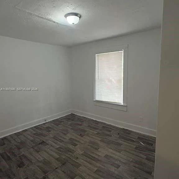 2748 Broadway Ave — Photo 25