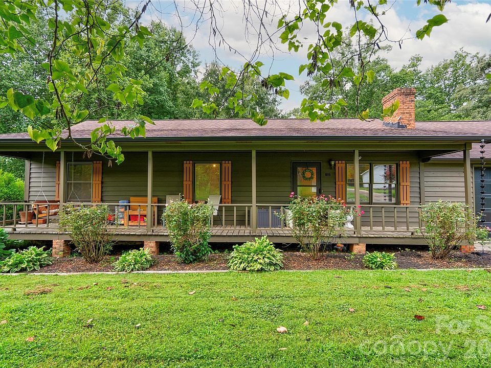 1st image of 615 Ginger Dr