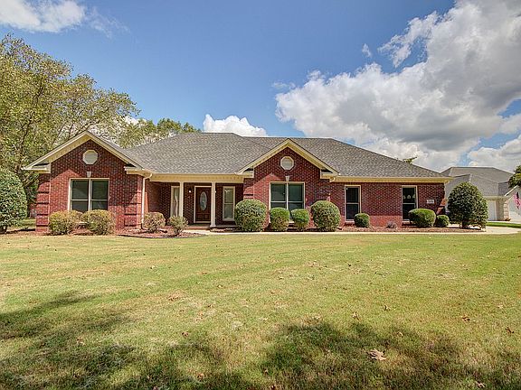 2nd image of 3101 Connomara Ct SE