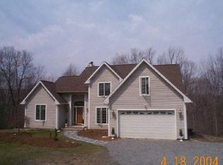 488 Skokorat Rd, Beacon Falls, CT 06403