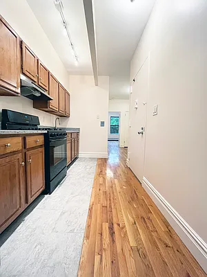 Rented by Bohemia Realty Group | media 17
