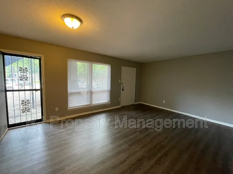 605 Patterson St #11 — Photo 4
