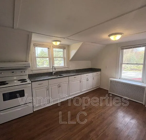 32 Russell Rd #2B — Photo 4