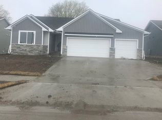 3350 Brook Landing Ct, Des Moines, IA 50317