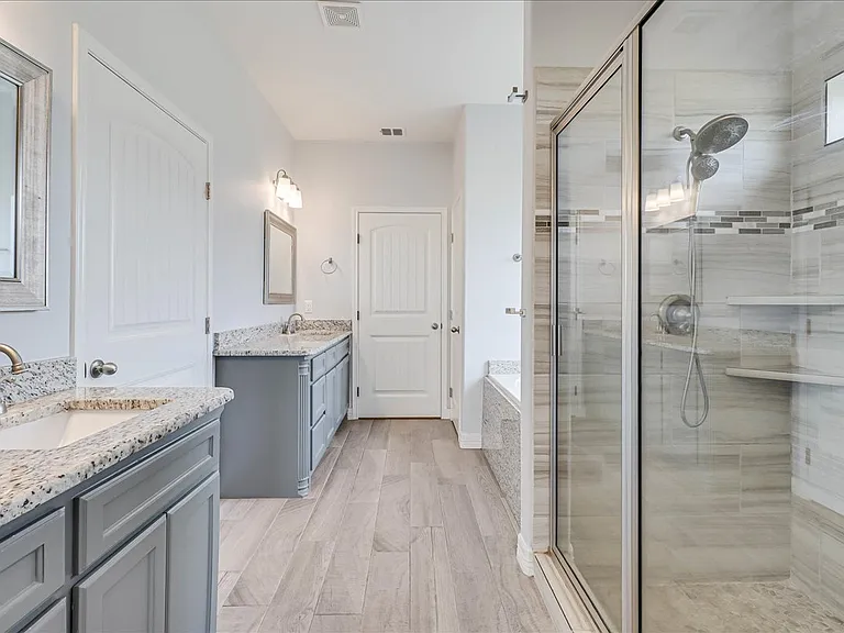 15501 Escapade St — Photo 20