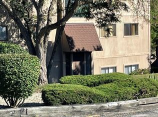 53 Oak Hill Colony APT 3, Fox Lake, IL 60020