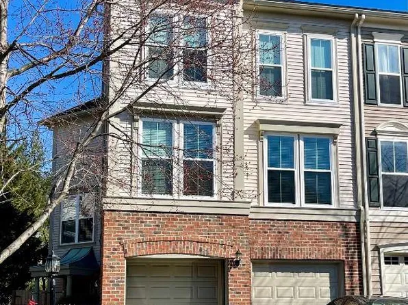 43062 Hunters Green Sq, Ashburn, VA 20148