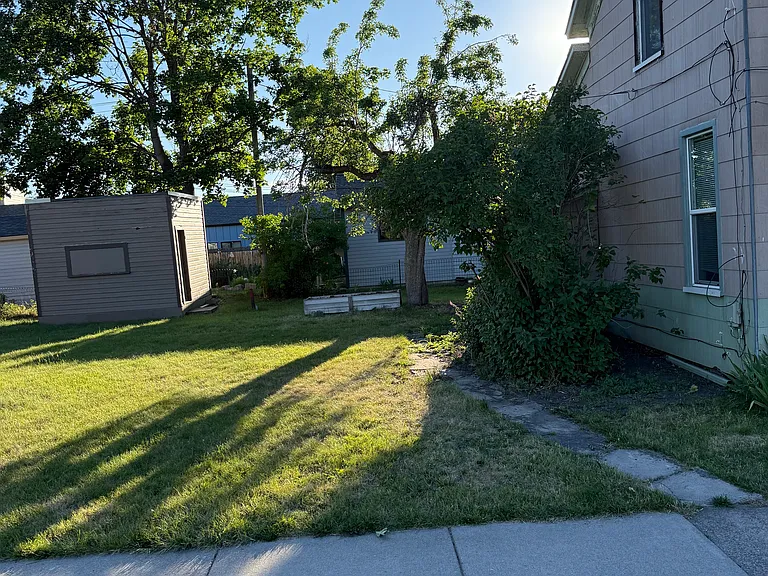 935 Worden Ave #1 — Photo 3
