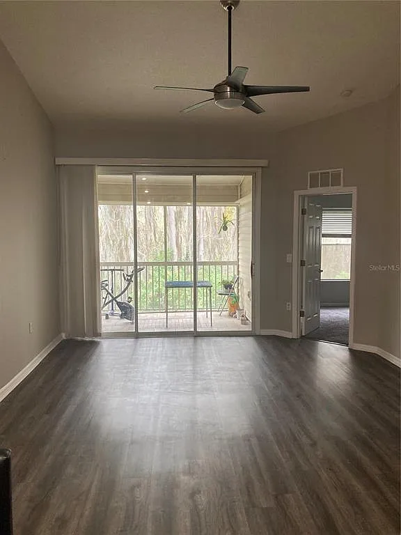 3 bed, 2.0 bath, 1724 sqft, $2,300 — Photo 4