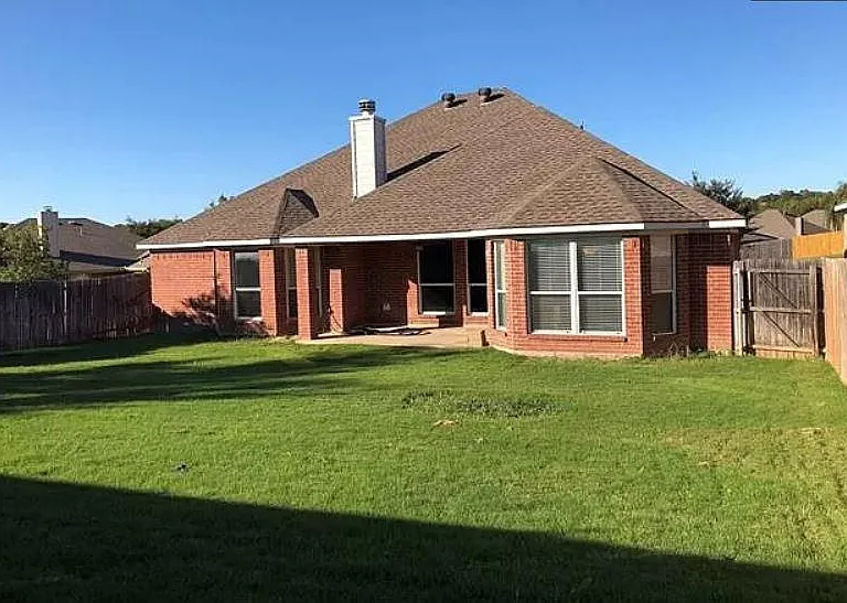 117 Singletree Ln — Photo 2