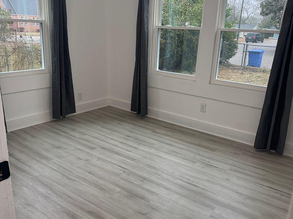 1st image of 200 Circle Ct