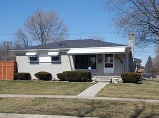 22710 Hayes St, Taylor, MI 48180