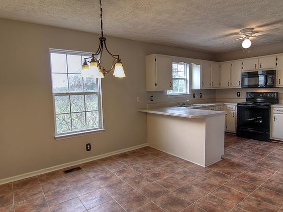 4th image of 216 Ziffell Dr