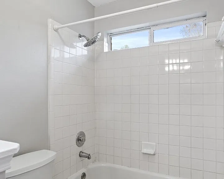 604 Maplecreek Dr — Photo 16