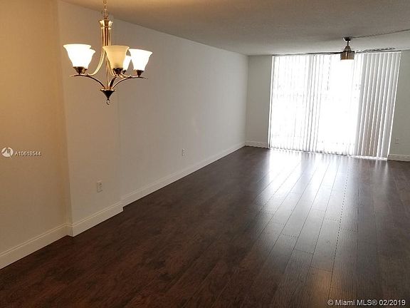 4th image of 2780 NE 183rd St APT 216