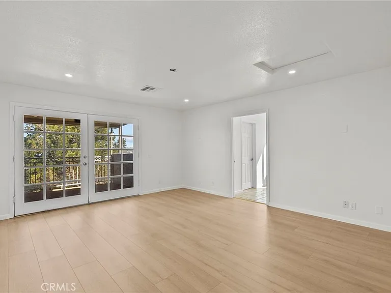 1138 Lakeview Dr — Photo 38