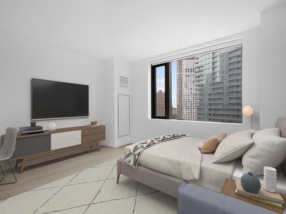 1st image of 10 City Pt APT 25S