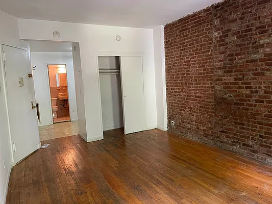 Rented by Eric Goodman Realty Corp | media 12