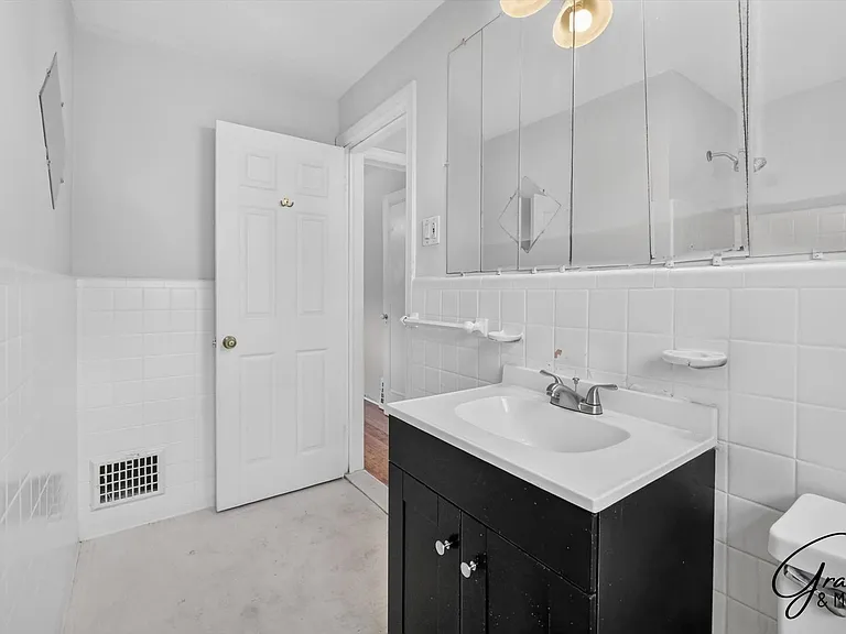 5911 Somerset Ave — Photo 23