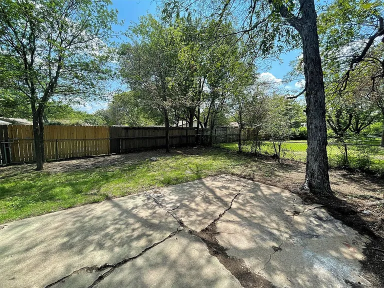 5748 Bowling Dr — Photo 24