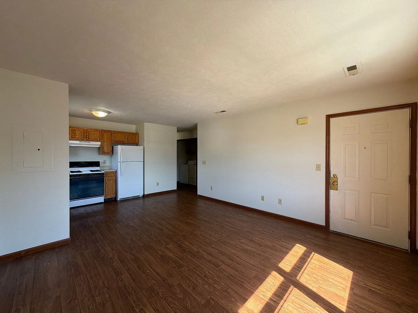 209 Stonewall Court — Photo 2