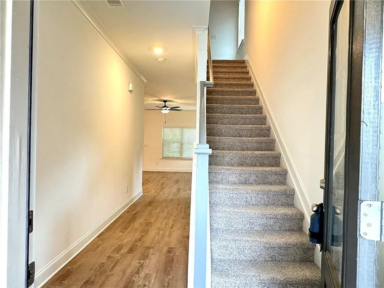 2955 Vinca Dr — Photo 3