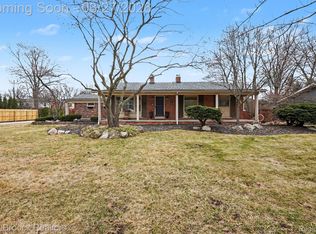 3436 Paddington Dr, Troy, MI