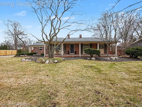 3436 Paddington Dr, Troy, MI 48084
