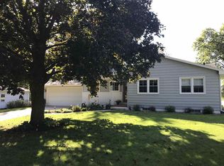 1804 W 3rd St, Cedar Falls, IA 50613