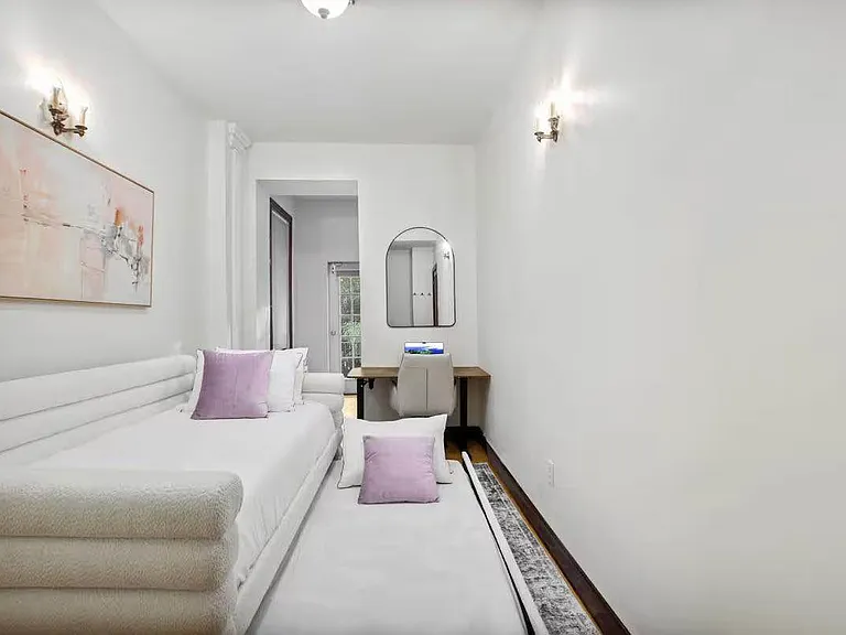 306 E 52nd St #1 — Photo 13